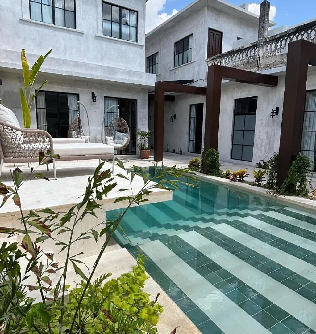 Amazing Downtown House Near Plaza Grande, 7Bd Villa Merida